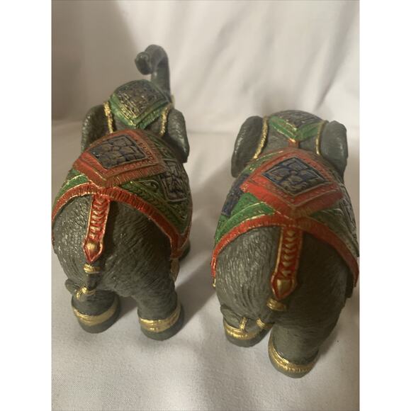 Decorative Resin Elephant Figurines set of Two - Picture 6 of 6